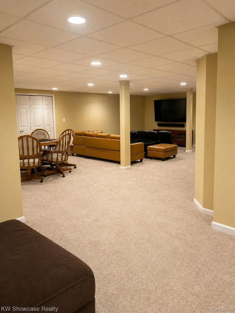 5457 Shelton Drive Commerce Charter Township MI 48382