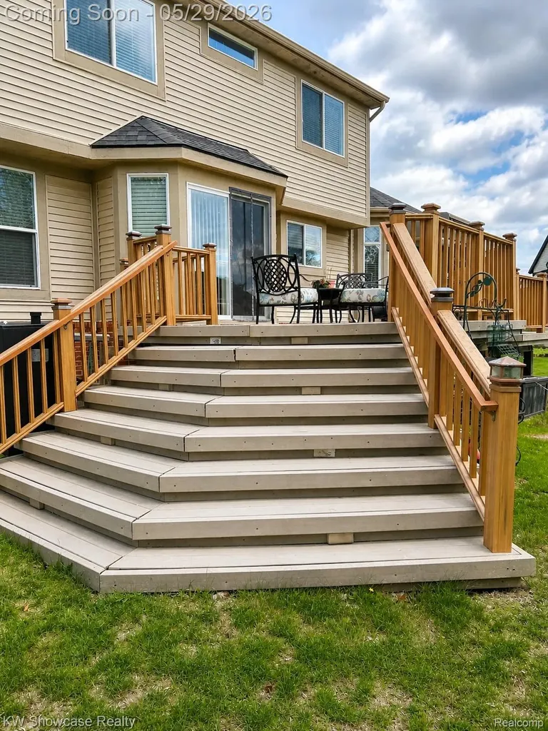 5457 Shelton Drive Commerce Charter Township MI 48382
