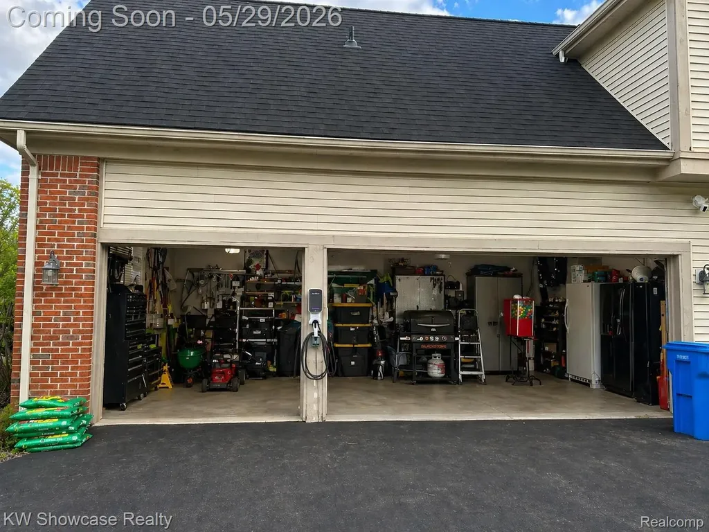 5457 Shelton Drive Commerce Charter Township MI 48382