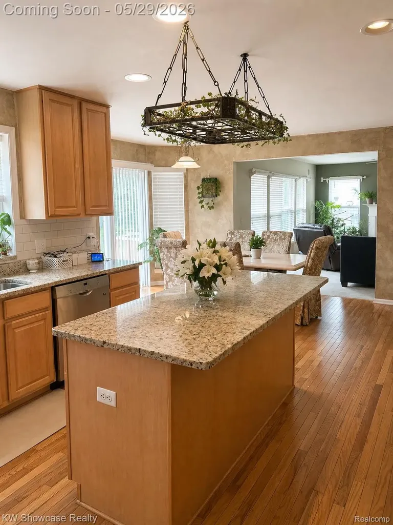 5457 Shelton Drive Commerce Charter Township MI 48382