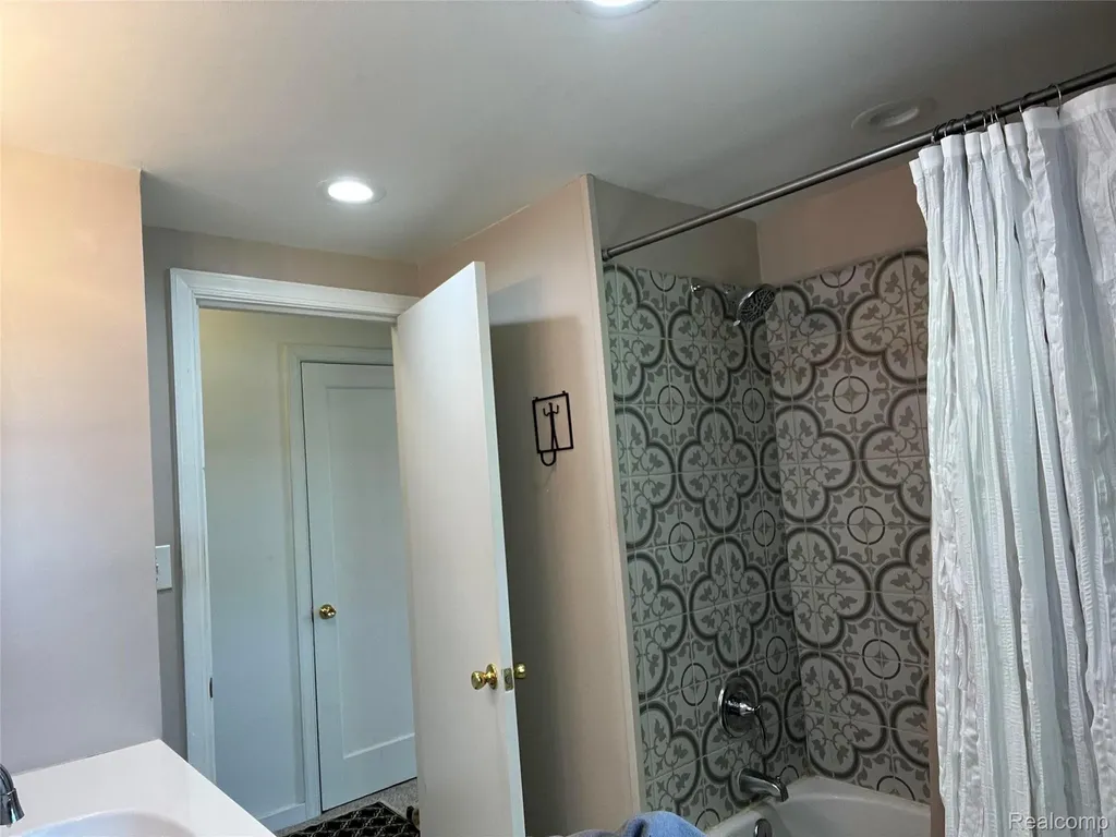 907 Napier Avenue St. Joseph City MI 49085