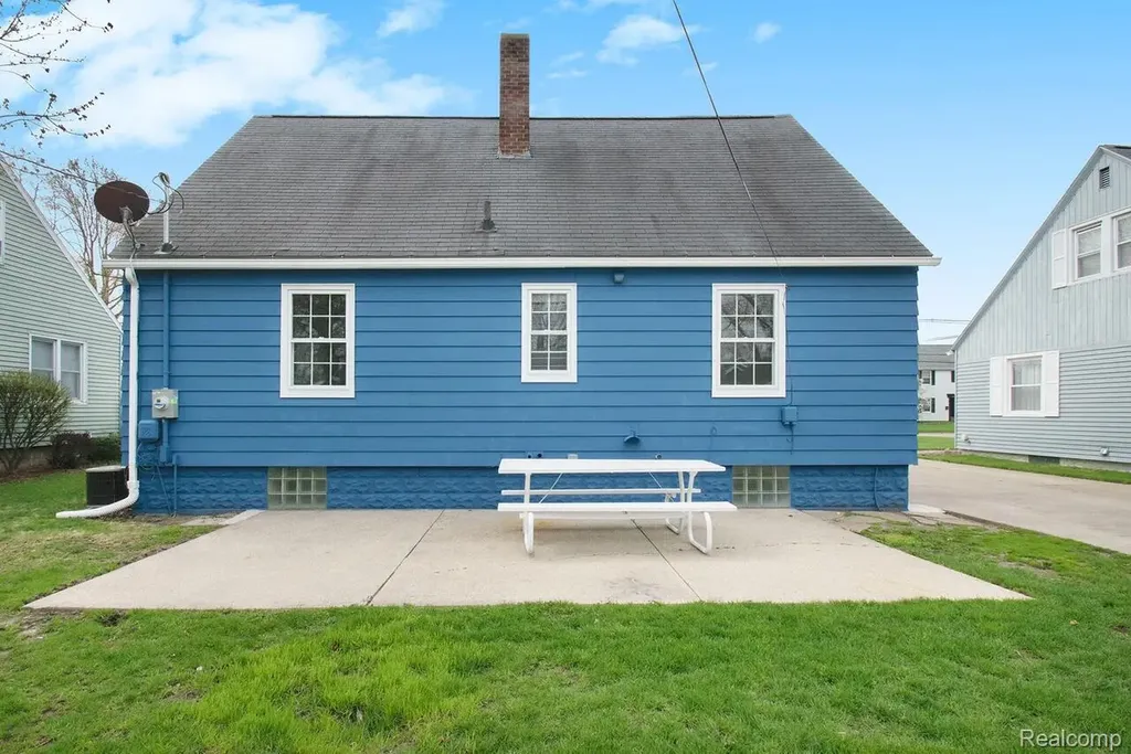 907 Napier Avenue St. Joseph City MI 49085
