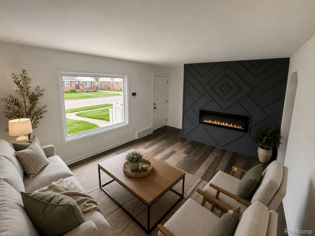 25123 Mackinac Street Roseville City MI 48066
