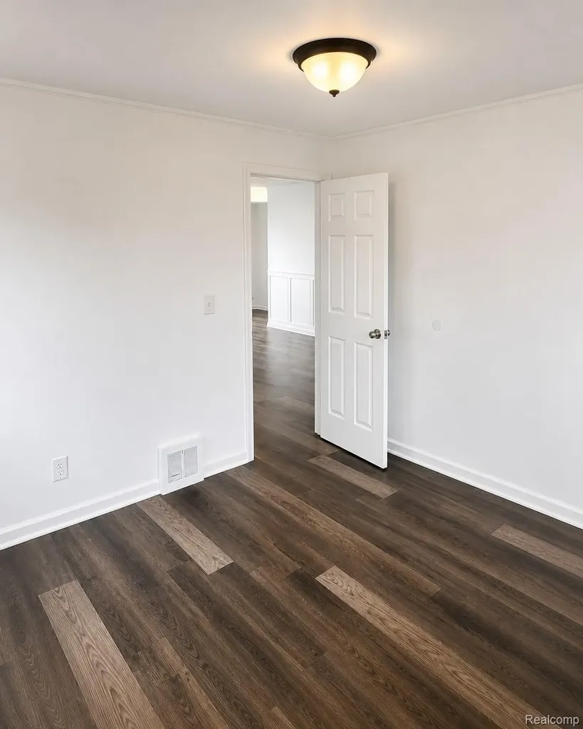 25123 Mackinac Street Roseville City MI 48066
