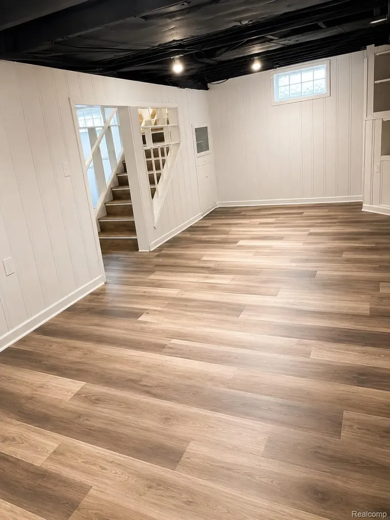 25123 Mackinac Street Roseville City MI 48066