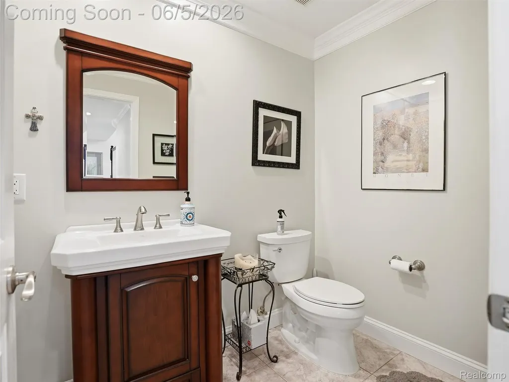 47289 Robins Nest Drive Shelby Charter Township MI 48315