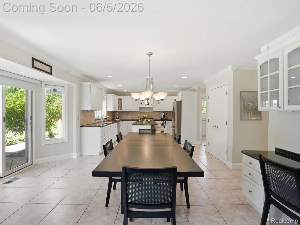 47289 Robins Nest Drive Shelby Charter Township MI 48315