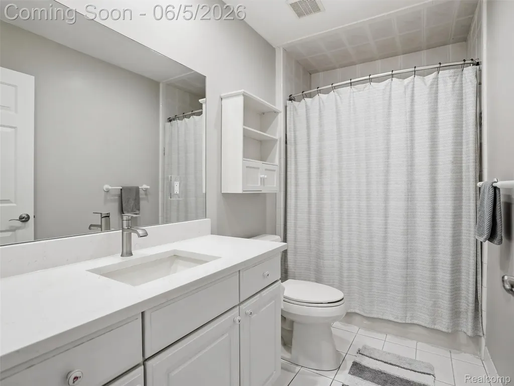 47289 Robins Nest Drive Shelby Charter Township MI 48315