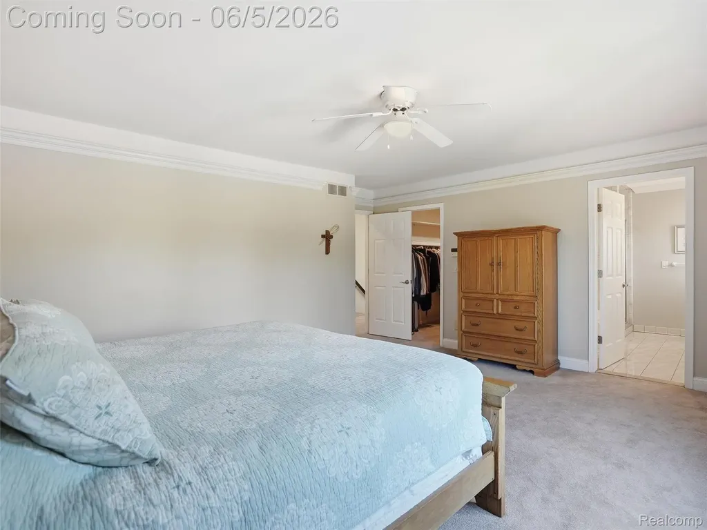 47289 Robins Nest Drive Shelby Charter Township MI 48315