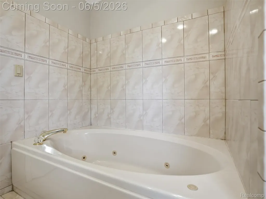 47289 Robins Nest Drive Shelby Charter Township MI 48315