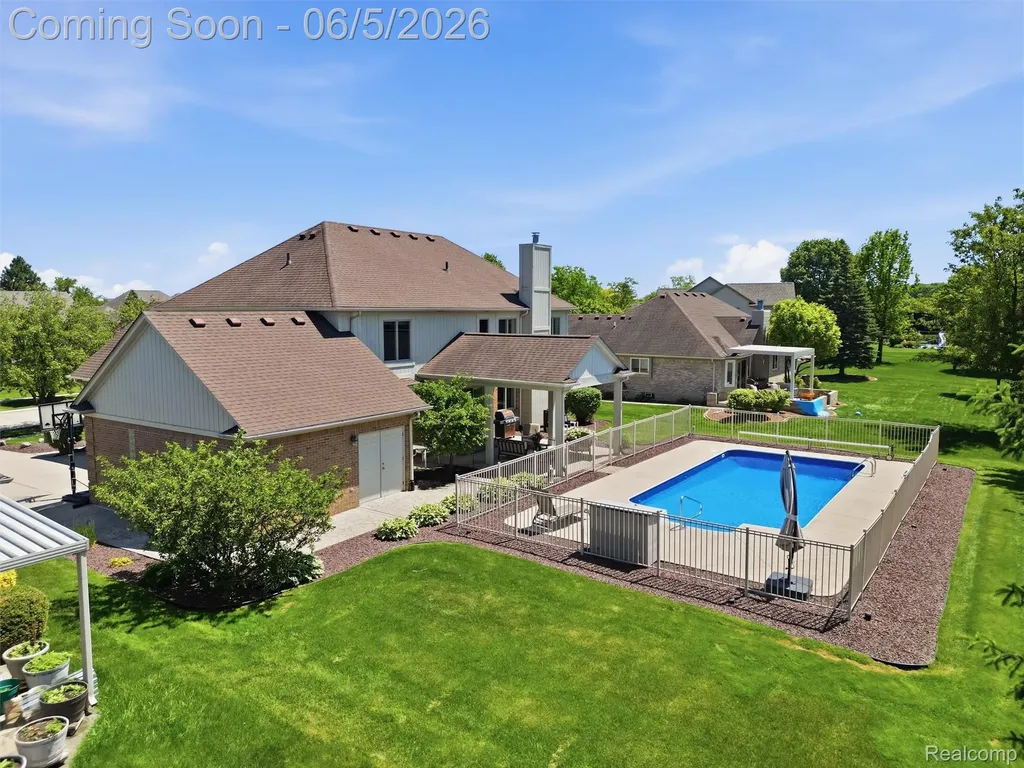 47289 Robins Nest Drive Shelby Charter Township MI 48315