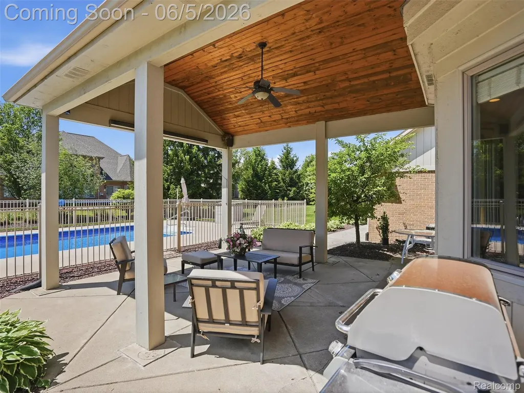 47289 Robins Nest Drive Shelby Charter Township MI 48315