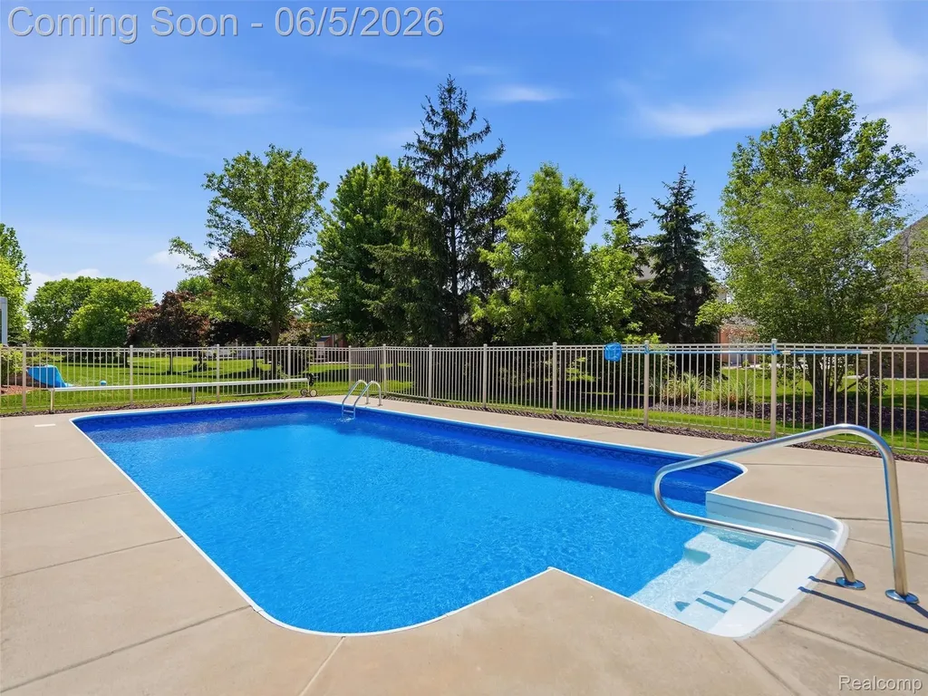 47289 Robins Nest Drive Shelby Charter Township MI 48315