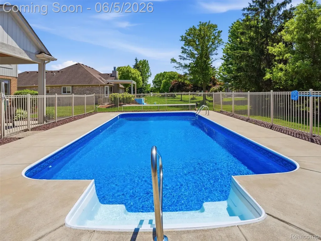 47289 Robins Nest Drive Shelby Charter Township MI 48315
