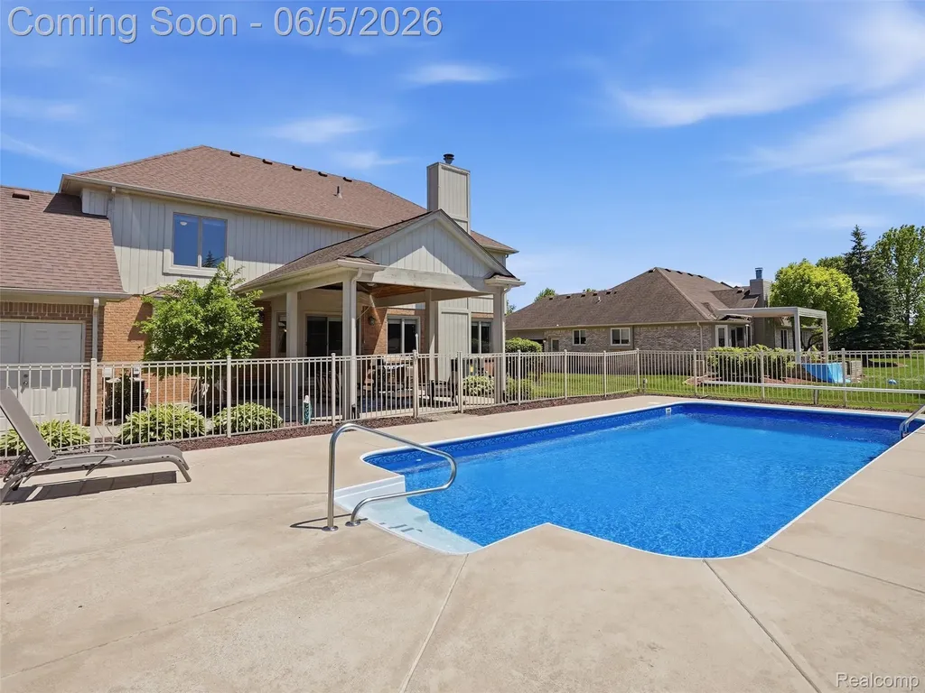 47289 Robins Nest Drive Shelby Charter Township MI 48315