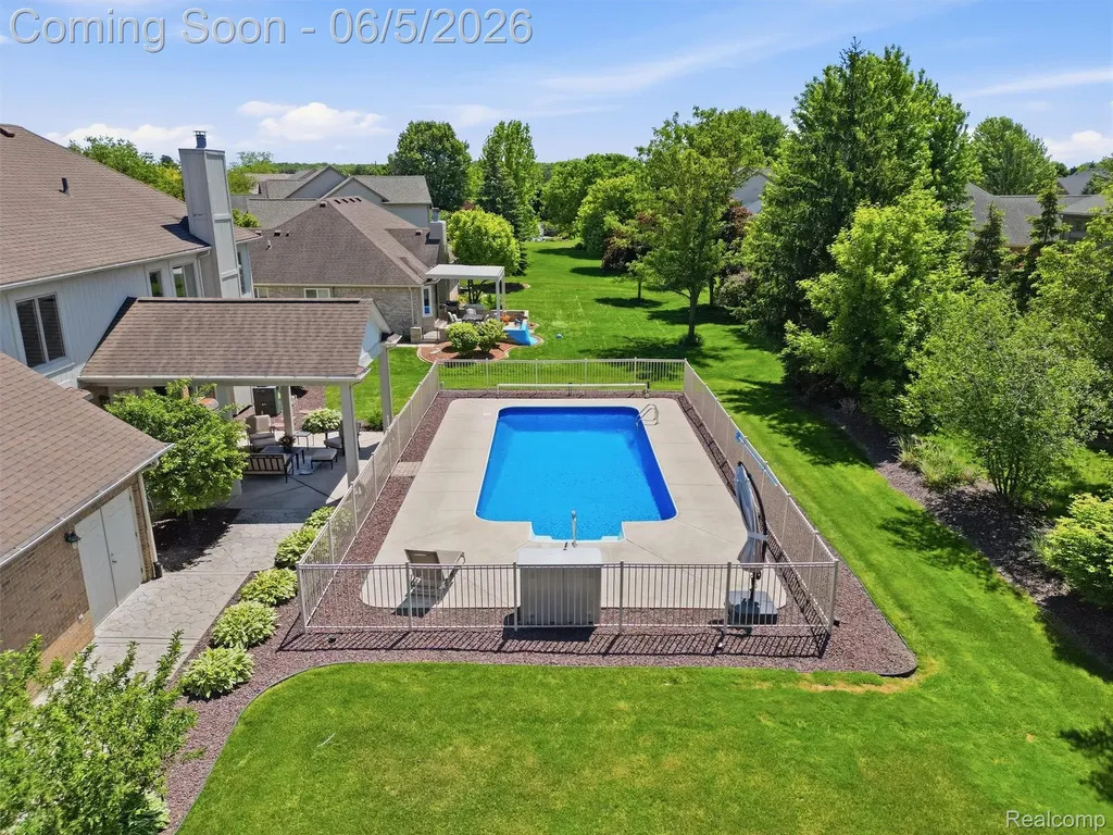 47289 Robins Nest Drive Shelby Charter Township MI 48315