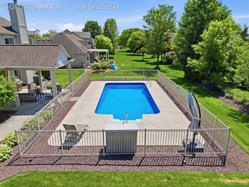 47289 Robins Nest Drive Shelby Charter Township MI 48315