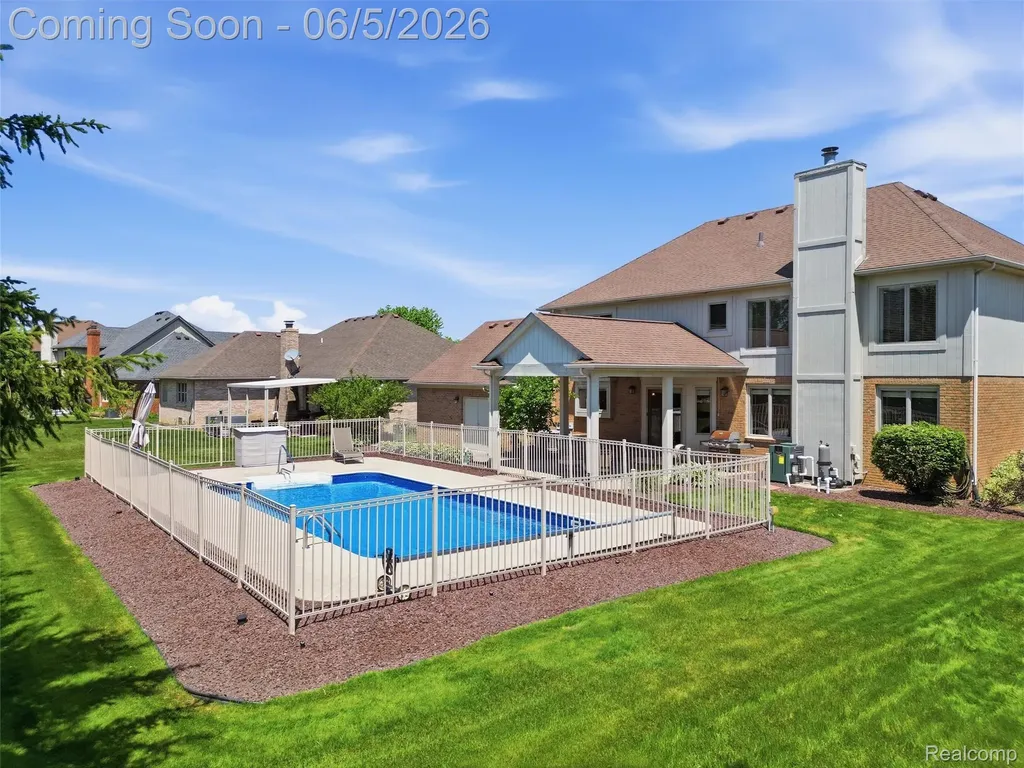 47289 Robins Nest Drive Shelby Charter Township MI 48315