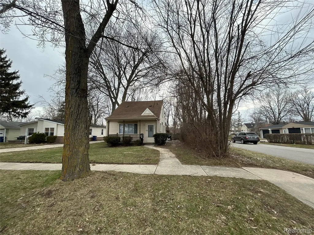 15545 Woodbine Redford Charter Township MI 48239