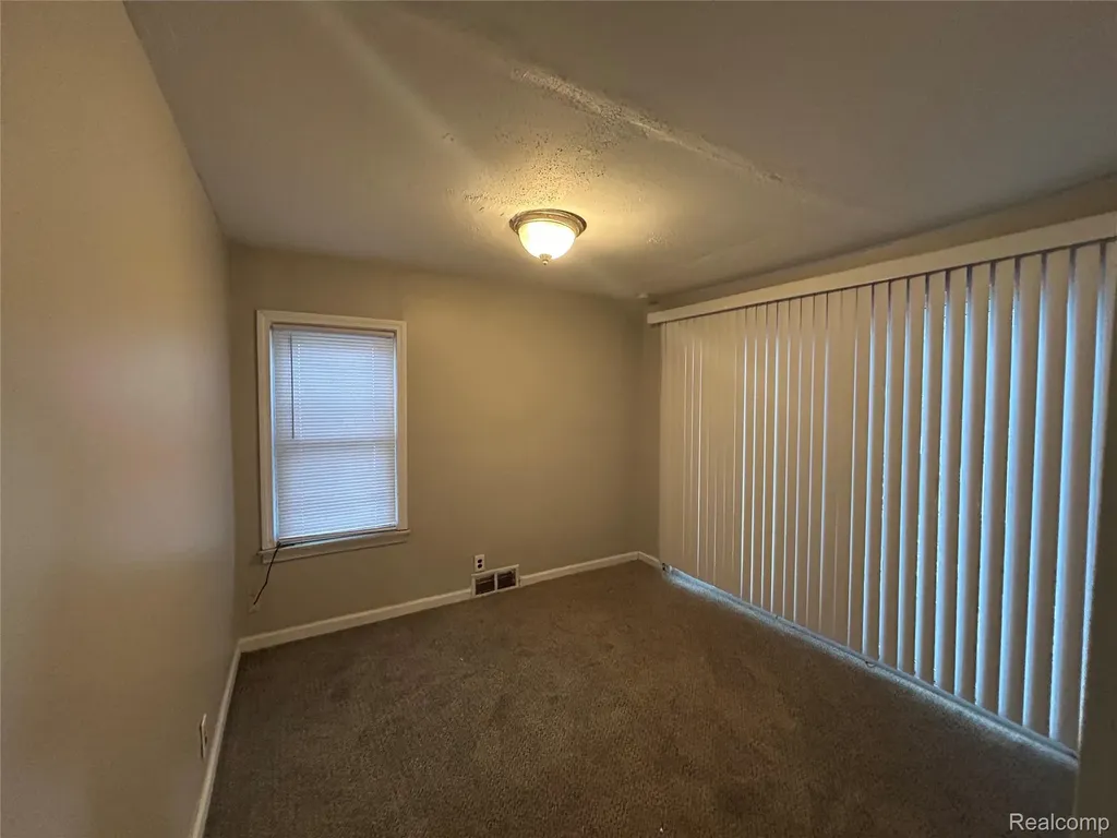 15545 Woodbine Redford Charter Township MI 48239