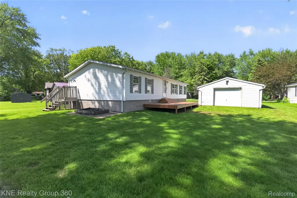 672 Red Oaks Drive Genoa Township MI 48843