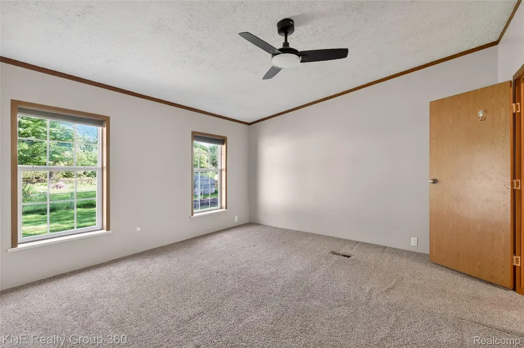 672 Red Oaks Drive Genoa Township MI 48843