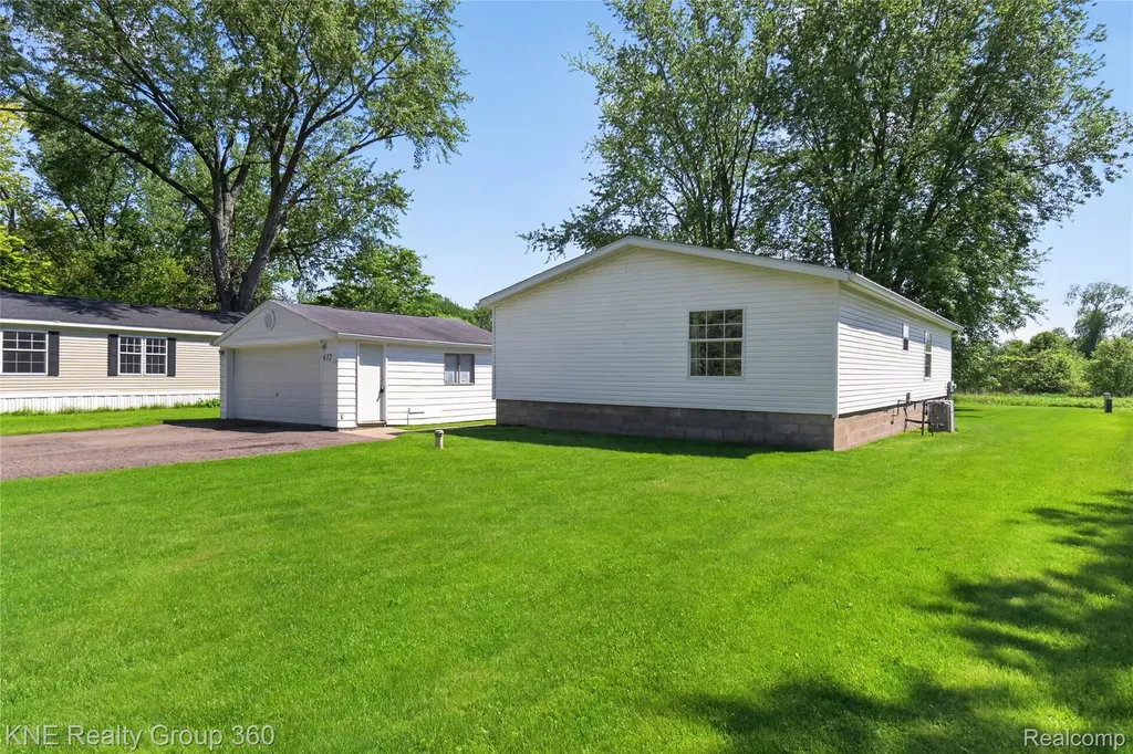 672 Red Oaks Drive Genoa Township MI 48843