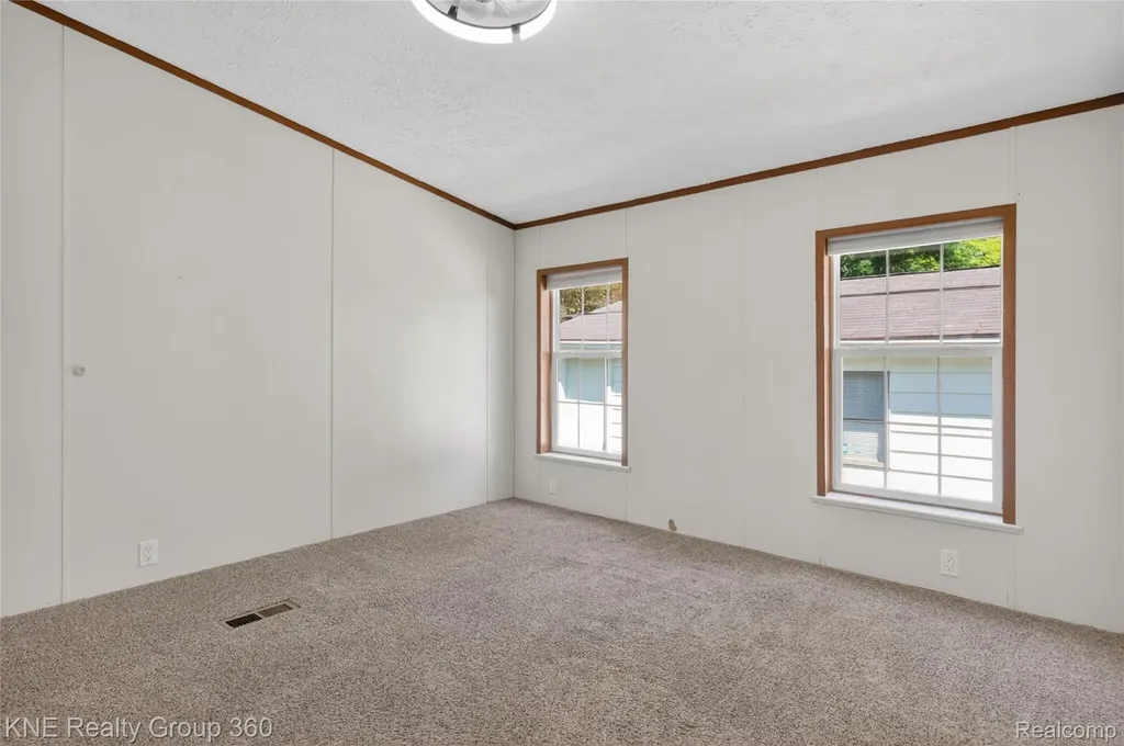 672 Red Oaks Drive Genoa Township MI 48843
