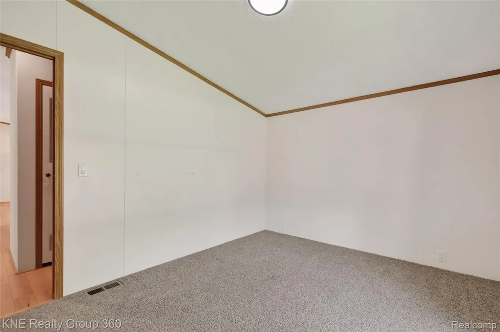 672 Red Oaks Drive Genoa Township MI 48843