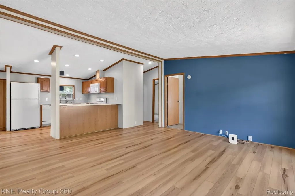 672 Red Oaks Drive Genoa Township MI 48843
