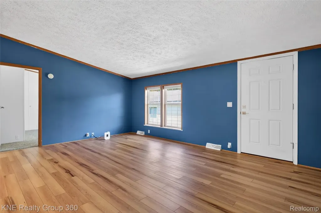 672 Red Oaks Drive Genoa Township MI 48843