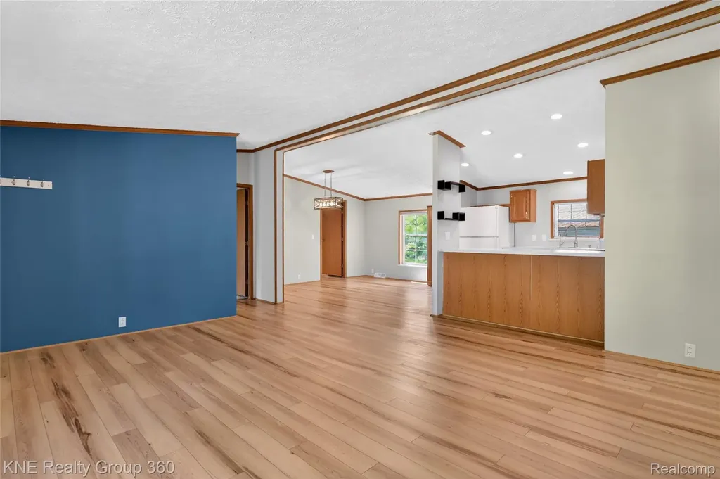 672 Red Oaks Drive Genoa Township MI 48843