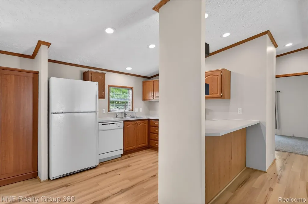 672 Red Oaks Drive Genoa Township MI 48843