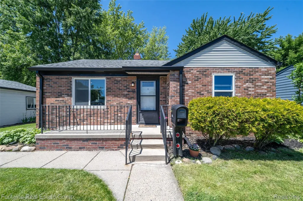 15165 Garden Street Livonia City MI 48154