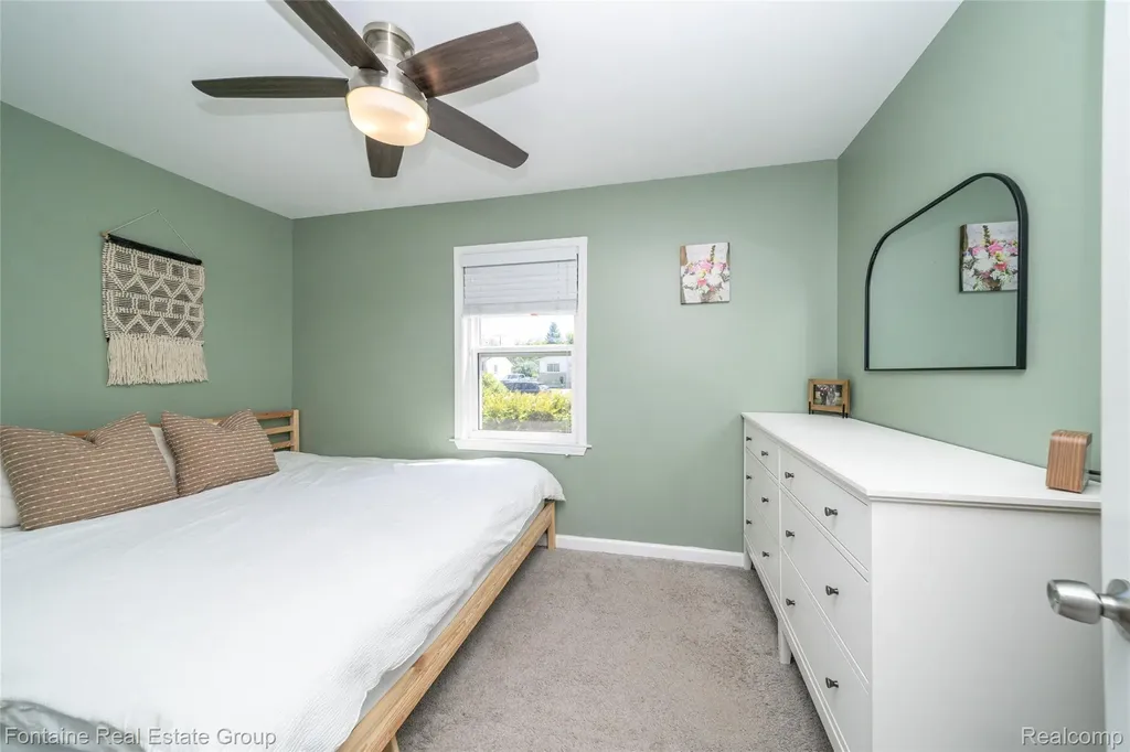 15165 Garden Street Livonia City MI 48154