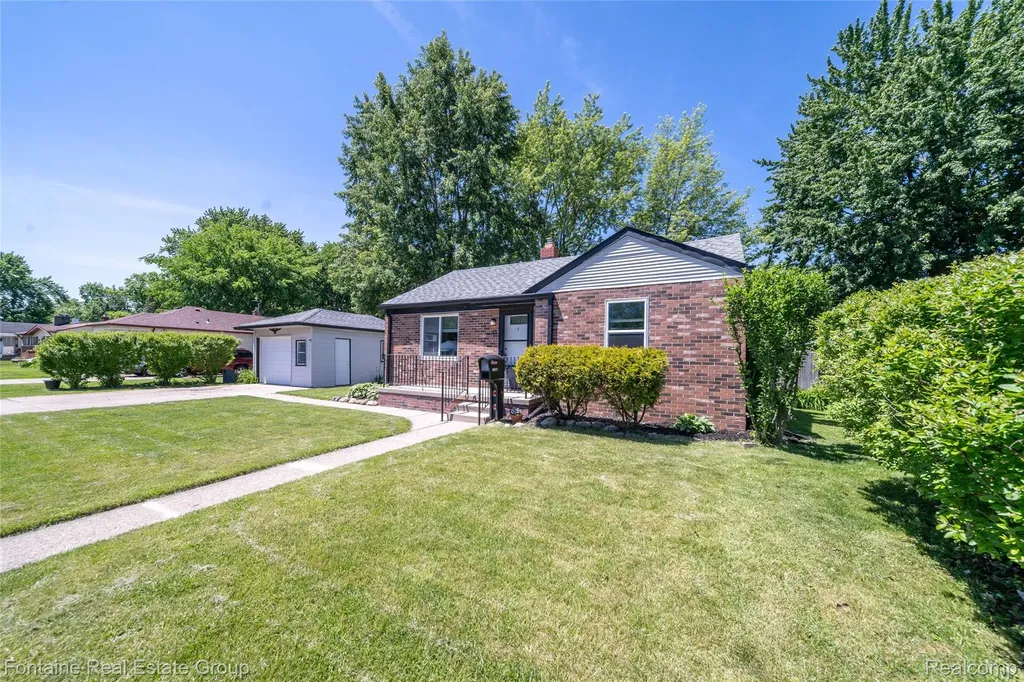 15165 Garden Street Livonia City MI 48154