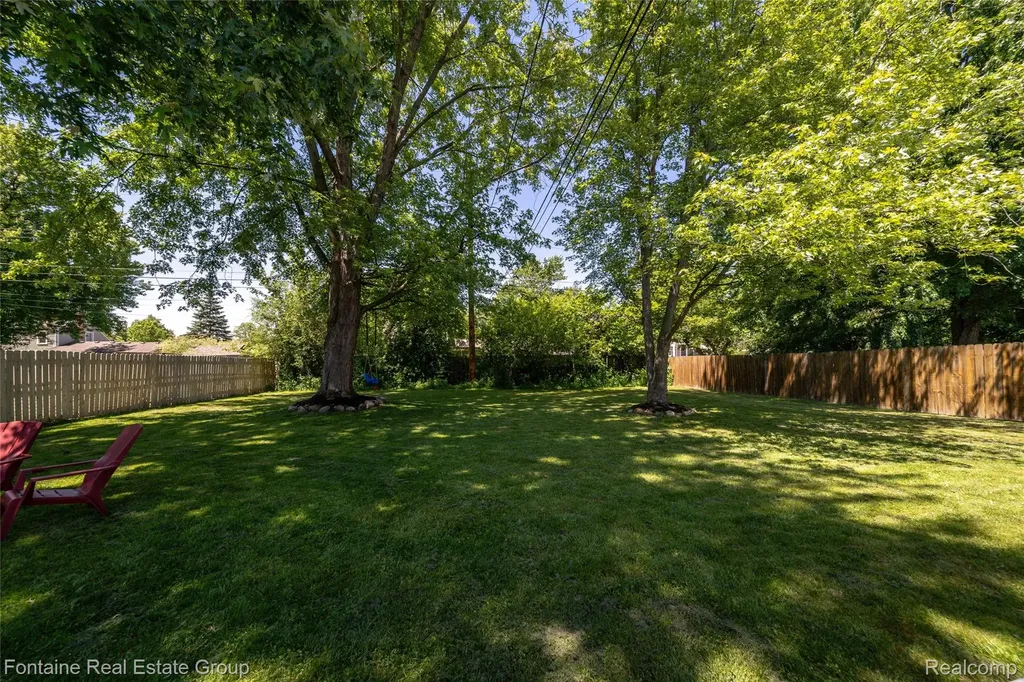 15165 Garden Street Livonia City MI 48154