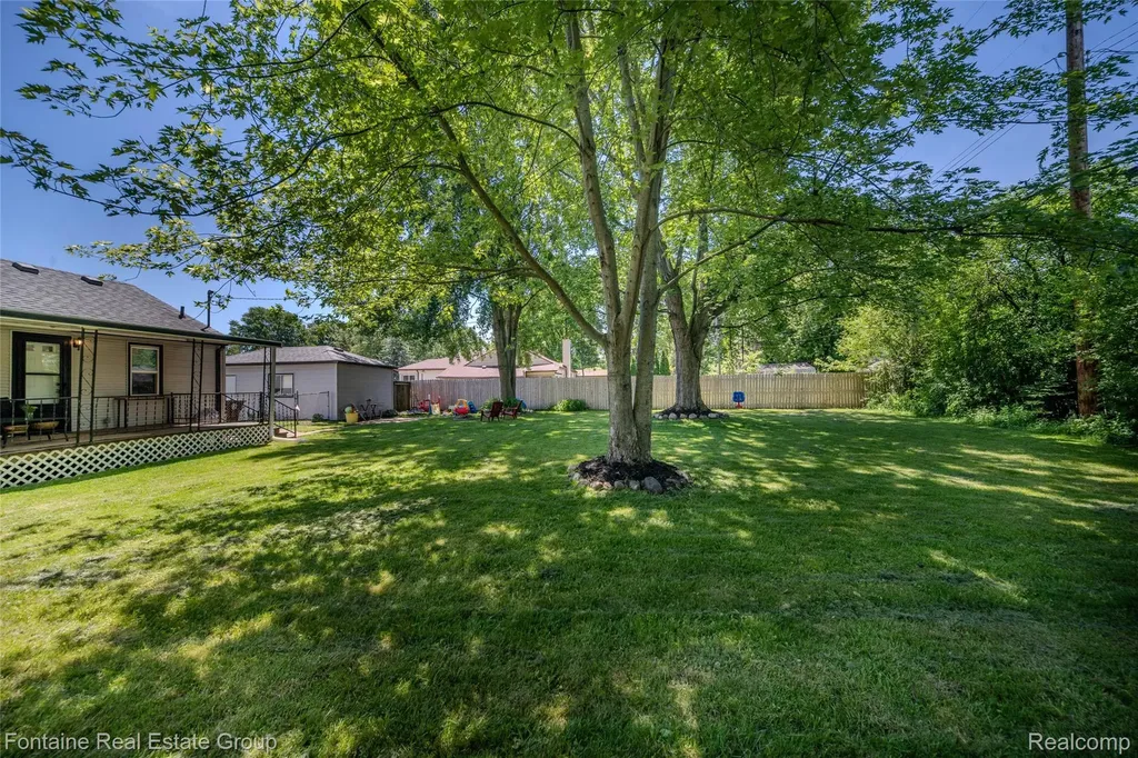 15165 Garden Street Livonia City MI 48154