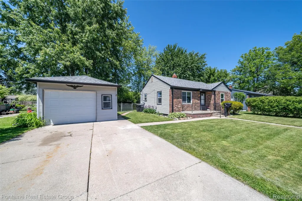15165 Garden Street Livonia City MI 48154
