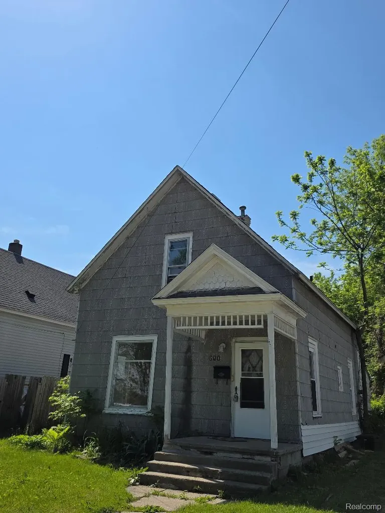 211 W Flint Street Lake Orion Village MI 48362