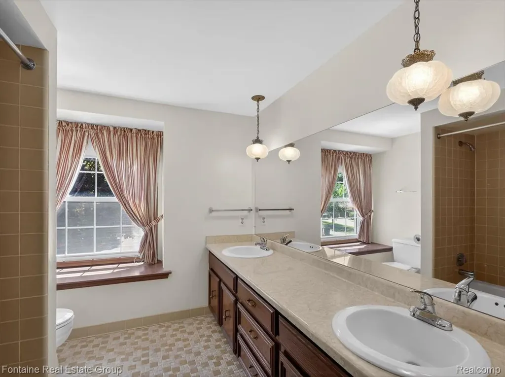 35210 Lancashire Road Livonia City MI 48152