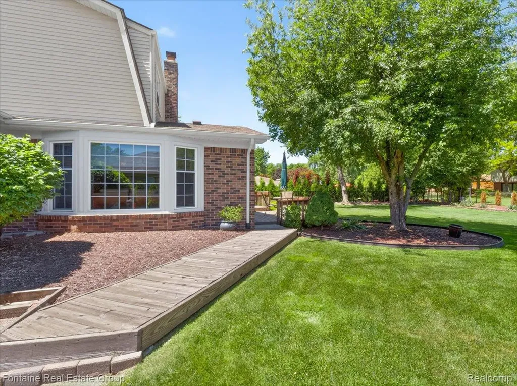 35210 Lancashire Road Livonia City MI 48152