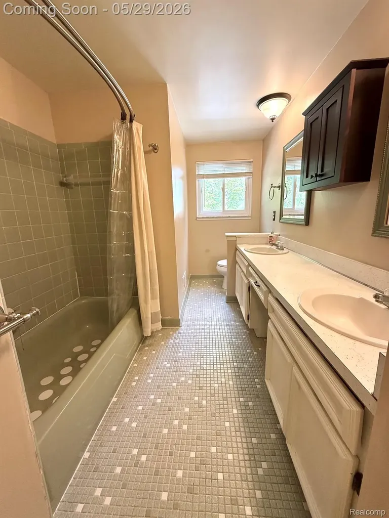 1236 Beemer Court Oxford Charter Township MI 48371