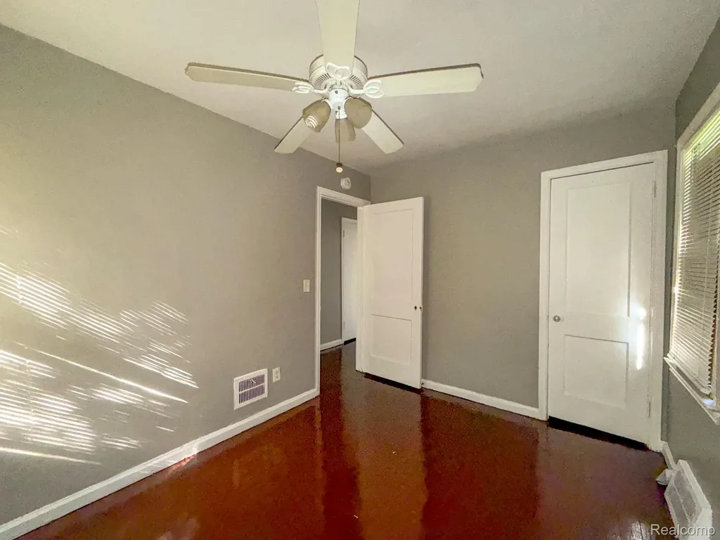 19455 Mccormick Street Detroit City MI 48224