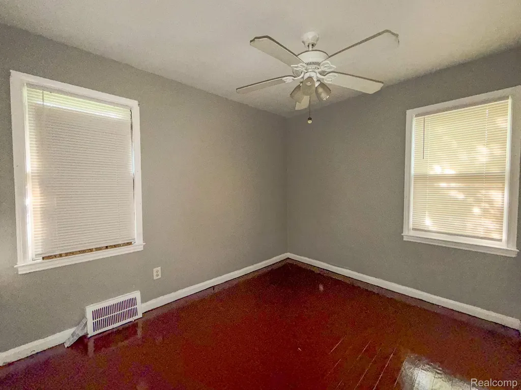 19455 Mccormick Street Detroit City MI 48224