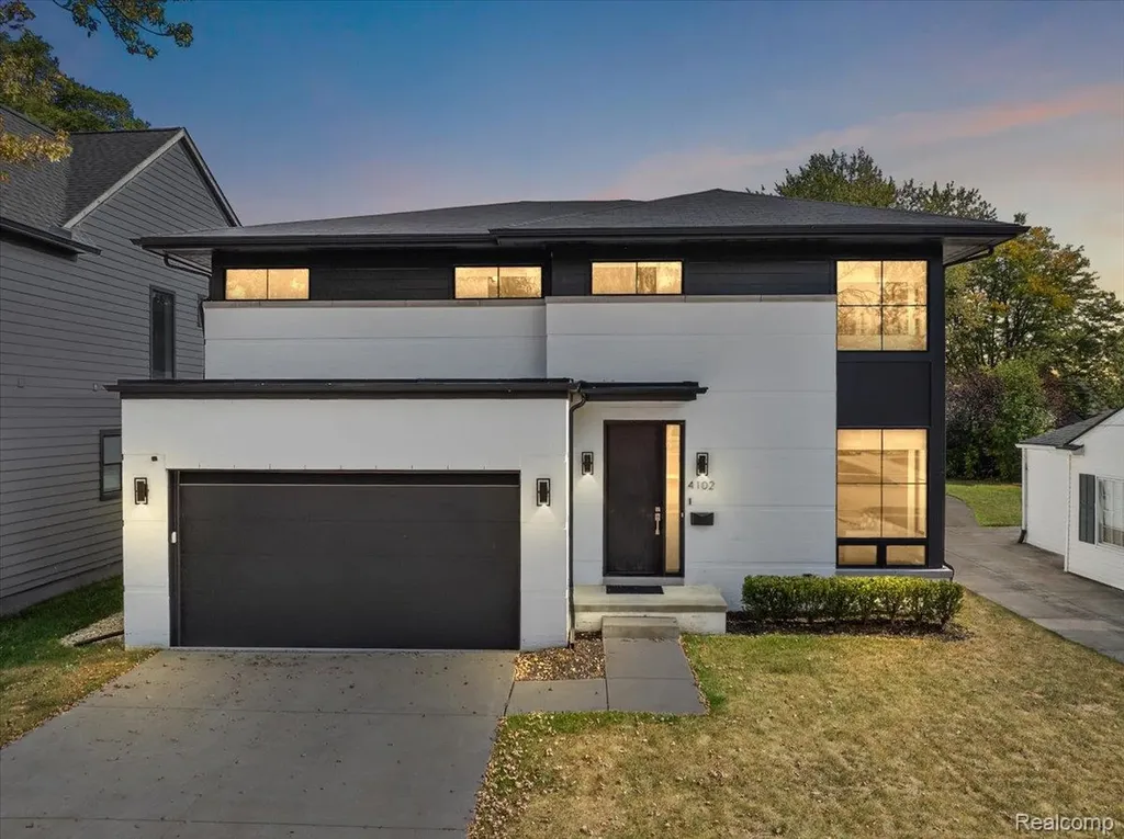 4102 Woodland Avenue Royal Oak City MI 48073