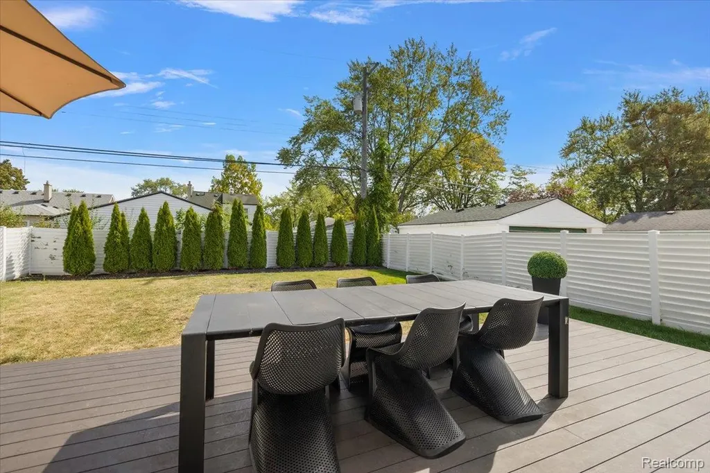 4102 Woodland Avenue Royal Oak City MI 48073