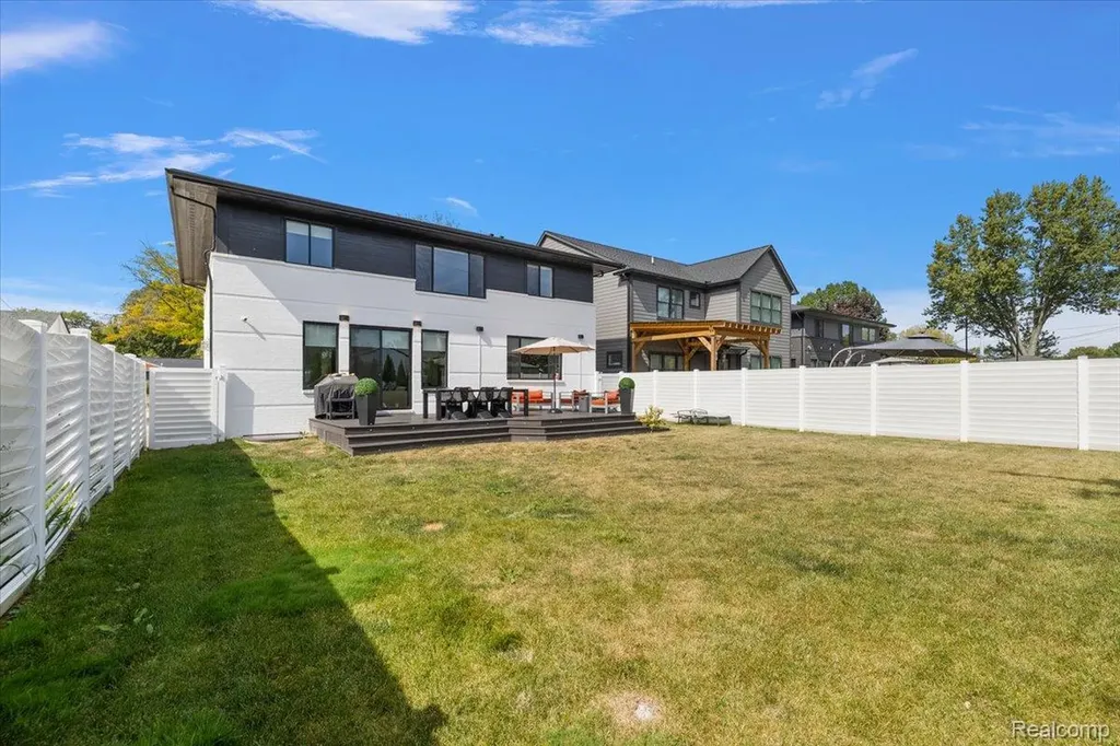 4102 Woodland Avenue Royal Oak City MI 48073