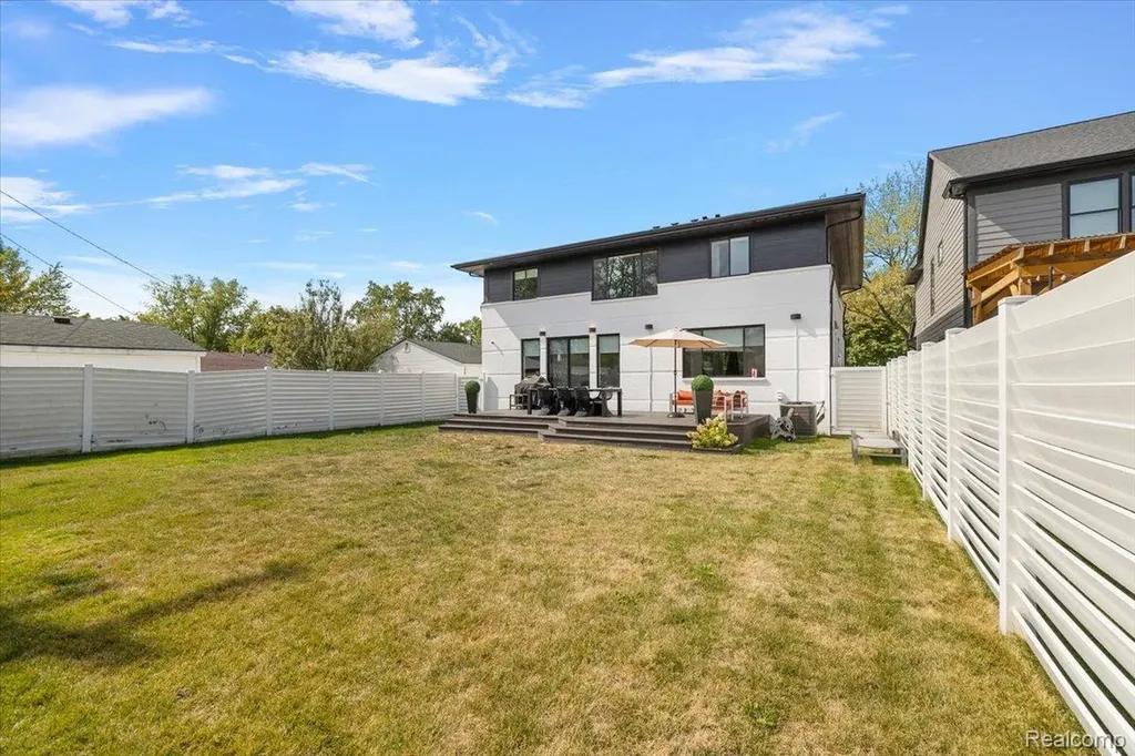 4102 Woodland Avenue Royal Oak City MI 48073