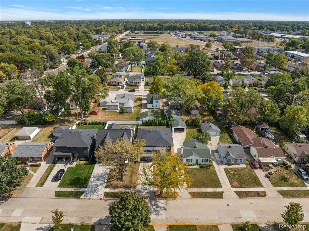 4102 Woodland Avenue Royal Oak City MI 48073